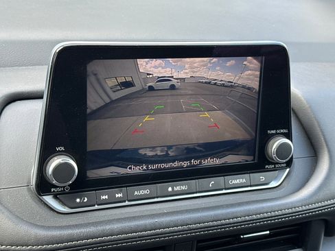 Certified 2024 Nissan Rogue SV FWD image 19