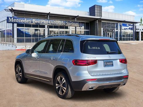 Used 2025 Mercedes-Benz GLB 250 4MATIC image 7