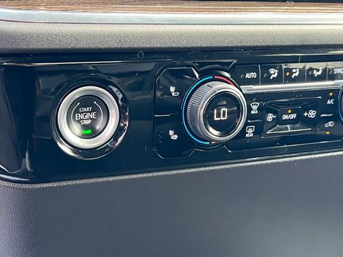 Used 2023 Chevrolet Silverado 1500 LT image 27