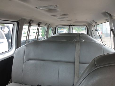 Used 2008 Ford E-350 and Econoline 350 XL RWD image 12