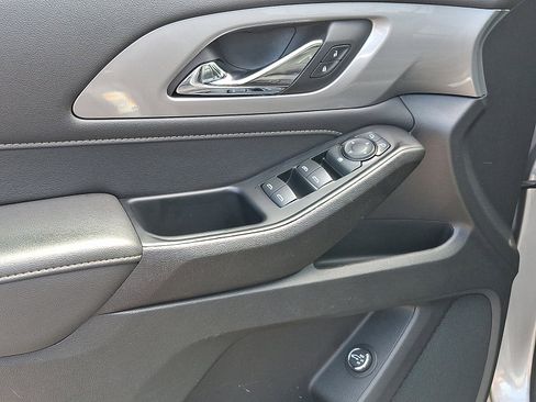 Used 2023 Chevrolet Traverse LT w/ LPO, Floor Liner Package image 12