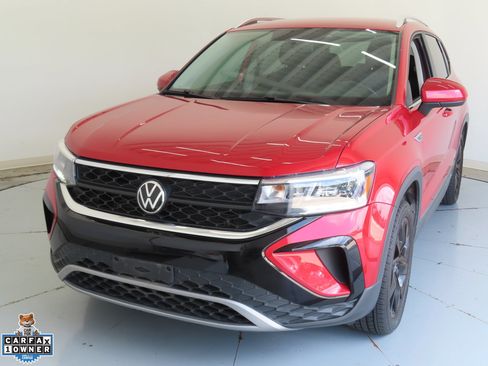 Used 2022 Volkswagen Taos SE FWD image 8