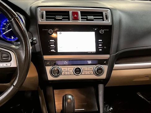 Used 2017 Subaru Legacy 2.5i Limited image 6