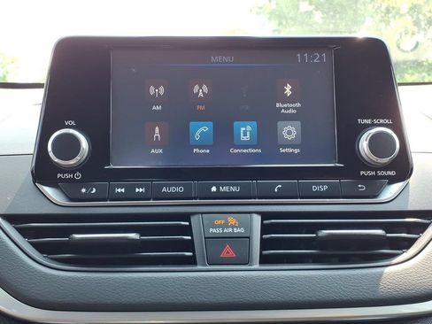 Used 2023 Nissan Altima 2.5 S FWD image 6