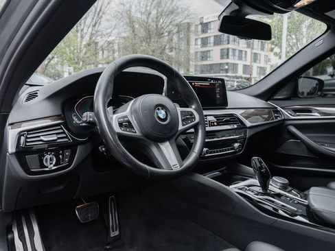 Used 2022 BMW 540i w/ M Sport Package RWD image 23