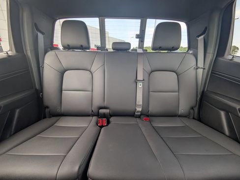 Used 2025 Chevrolet Colorado Trail Boss AWD/4WD image 22