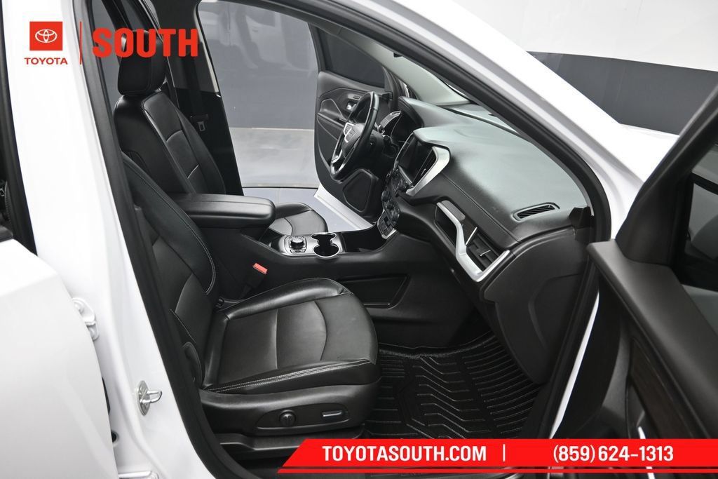 Used 2023 GMC Terrain SLT FWD image 31