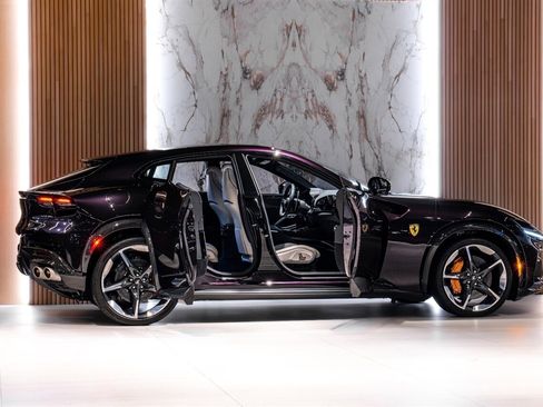 Used 2024 Ferrari Purosangue image 5