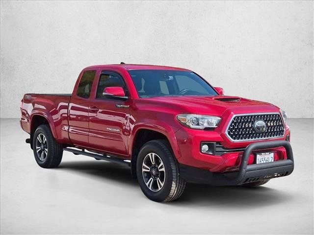 Used 2018 Toyota Tacoma TRD Sport RWD image 3