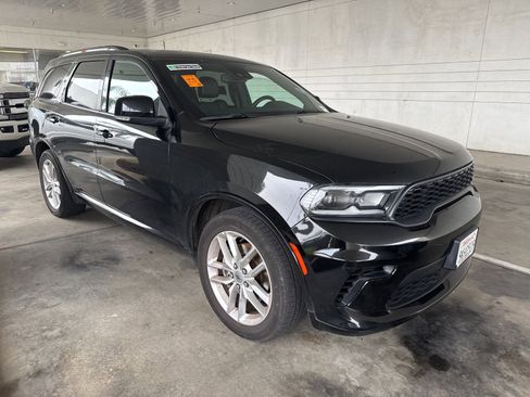 Used 2024 Dodge Durango GT image 2