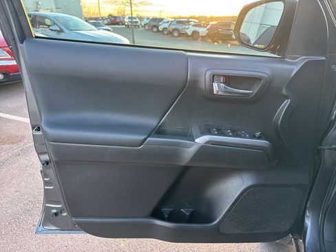 Used 2023 Toyota Tacoma TRD Sport image 10