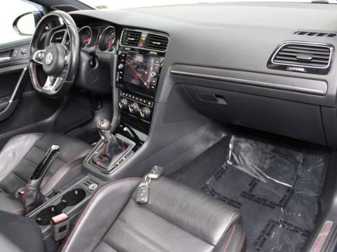 Used 2018 Volkswagen GTI SE image 27