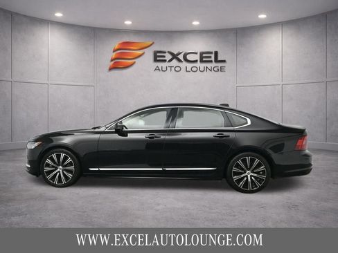Used 2023 Volvo S90 B6 Plus image 3