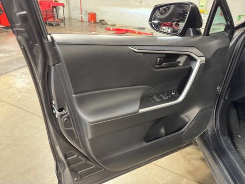 Certified 2025 Toyota RAV4 LE AWD/4WD image 13