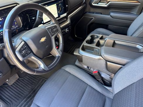 Used 2022 Chevrolet Silverado 1500 LT AWD/4WD image 11
