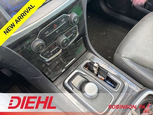 Used 2019 Chrysler 300 Touring w/ Quick Order Package 2EF RWD image 15