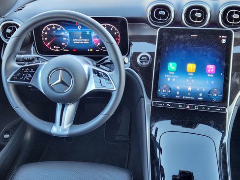 Used 2025 Mercedes-Benz GLC 300 GLC 300 image 25