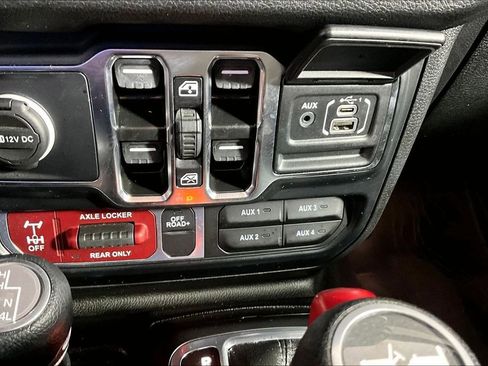 Used 2024 Jeep Wrangler Unlimited Sport AWD/4WD image 34