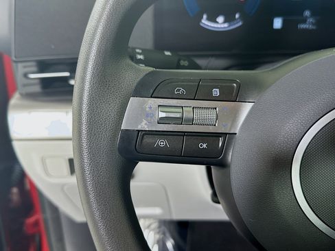 Used 2025 Hyundai Kona SE FWD image 16