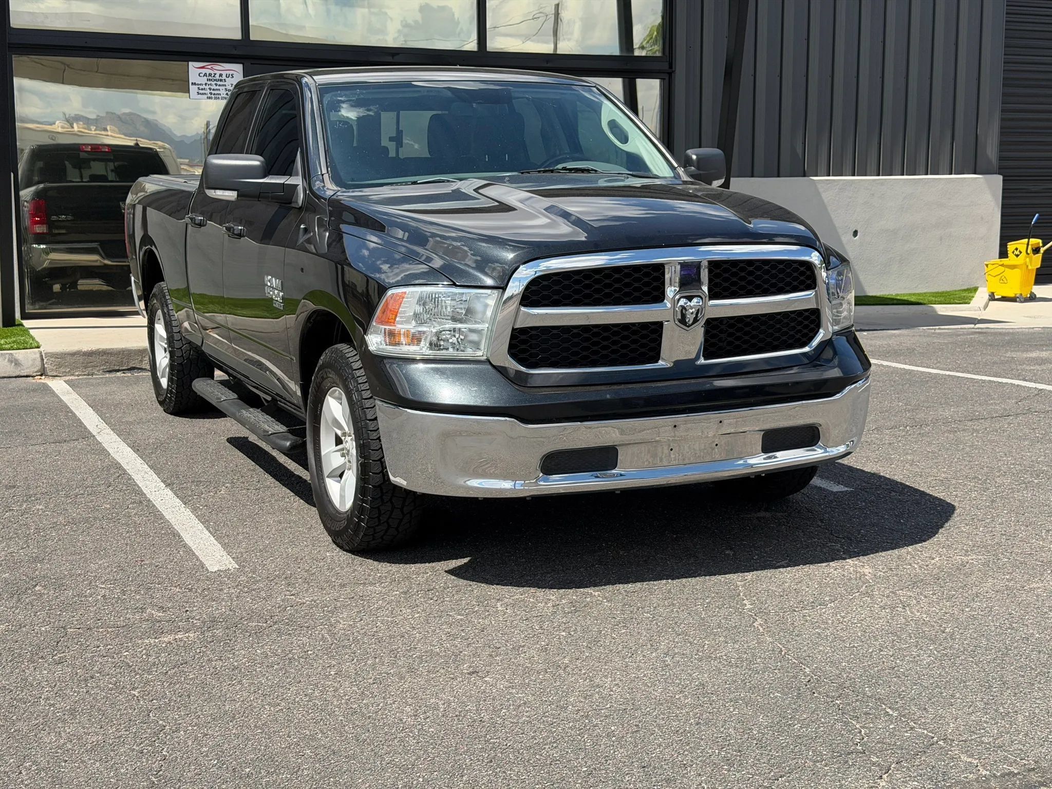 Used 2019 RAM 1500 Classic SLT w/ Luxury Group AWD/4WD image 8