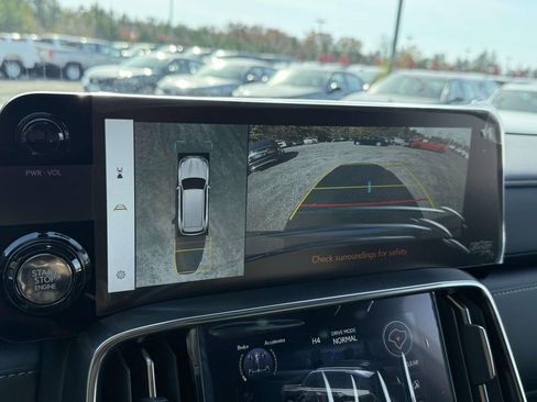 New 2025 Lexus LX 600 4WD w/ Luxury Package image 11