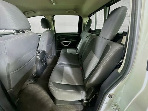 Used 2021 Nissan Titan SV w/ SV Convenience Package image 14