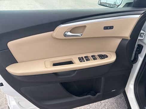Used 2010 Chevrolet Traverse LTZ image 25