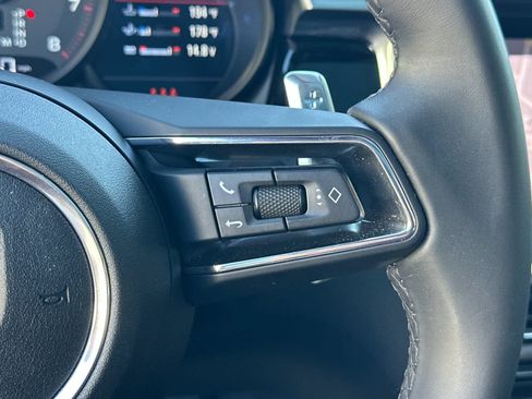 Certified 2025 Porsche Macan AWD/4WD image 27