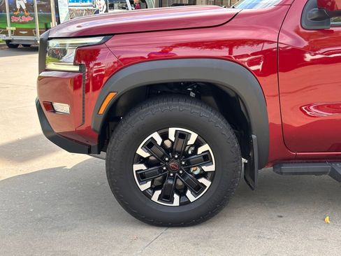 Used 2022 Nissan Frontier PRO-4X w/ Technology Package image 12