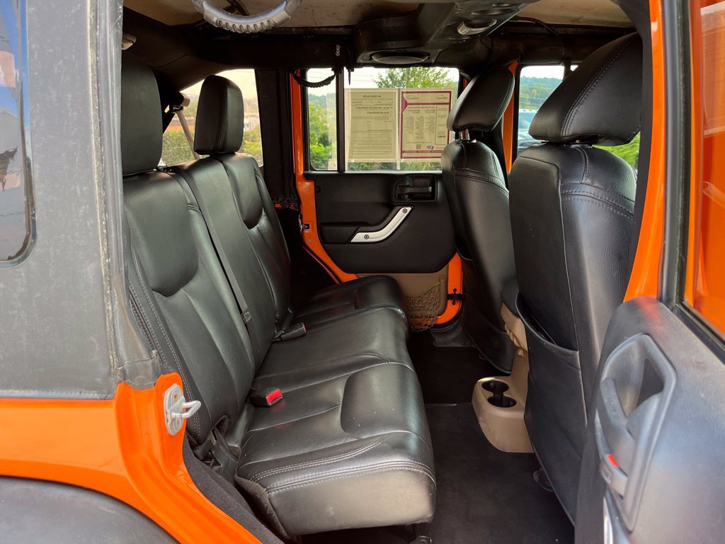 Used 2013 Jeep Wrangler Unlimited Rubicon w/ Connectivity Group AWD/4WD image 21