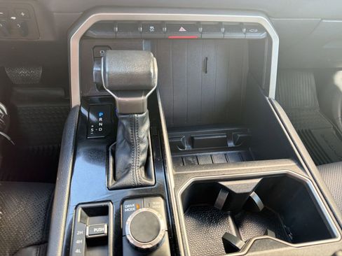 Used 2025 Toyota Tundra Limited AWD/4WD image 23