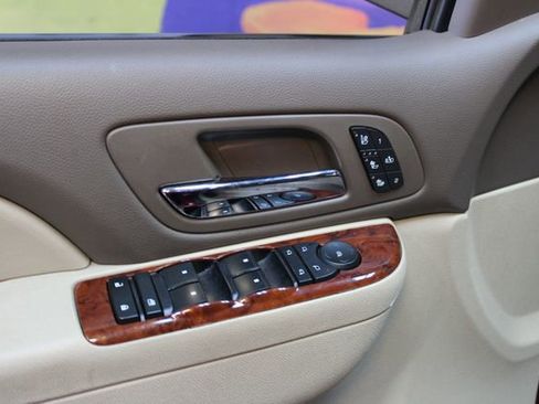 Used 2014 Chevrolet Suburban LTZ AWD/4WD image 20