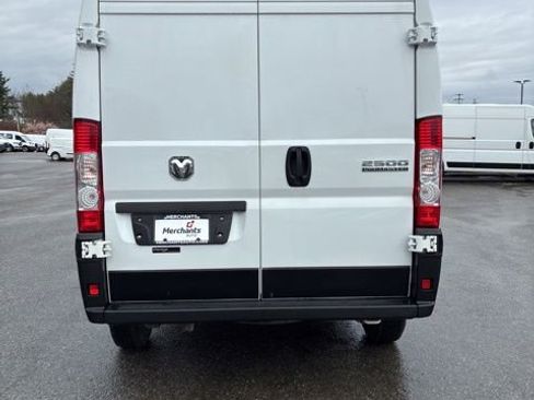 Used 2024 RAM ProMaster 2500 w/ Convenience Group FWD image 6