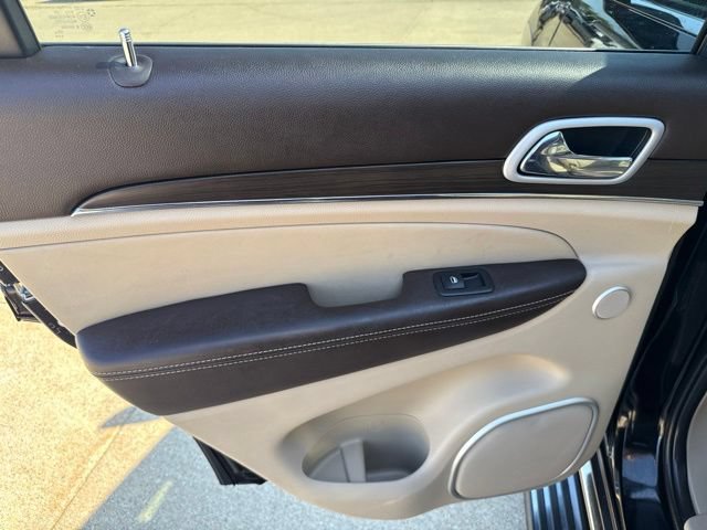 Used 2020 Jeep Grand Cherokee Summit AWD/4WD image 19