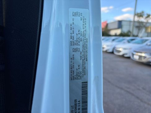 Used 2025 Jeep Wrangler Sahara image 28