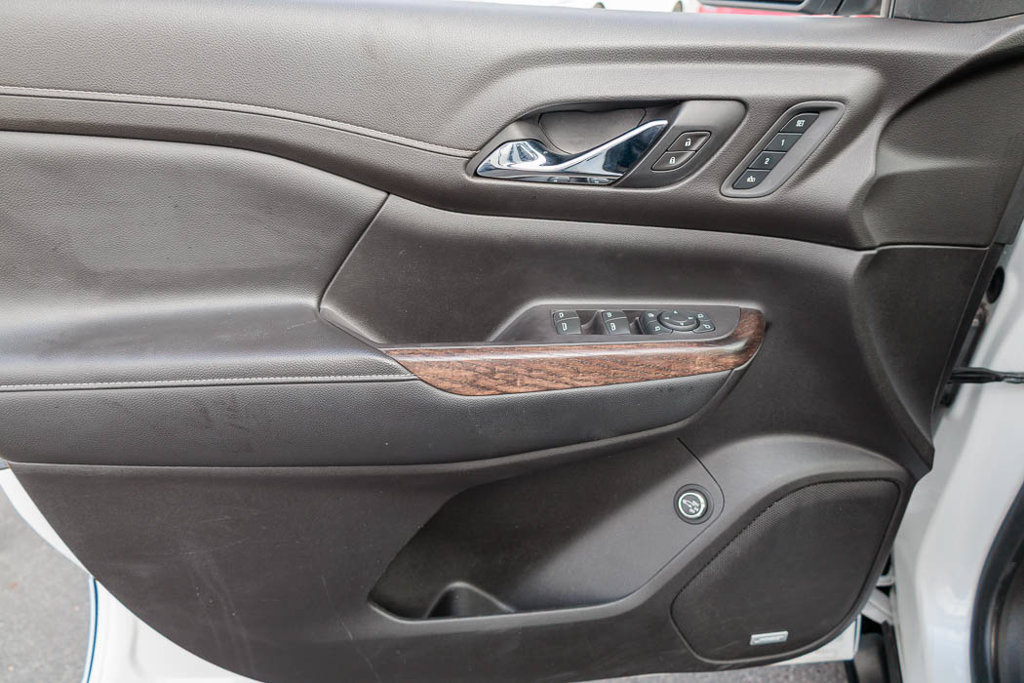 Used 2020 GMC Acadia Denali AWD/4WD image 25