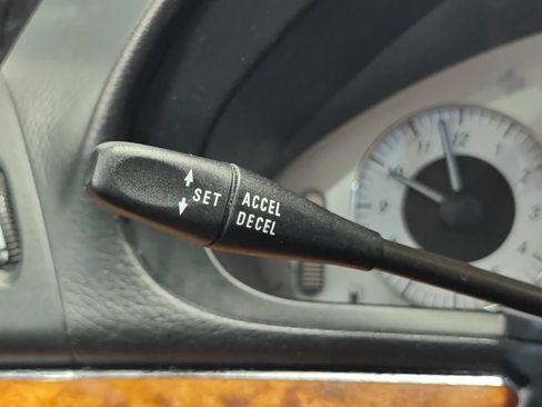 Used 2008 Mercedes-Benz E 550 4MATIC Sedan image 33