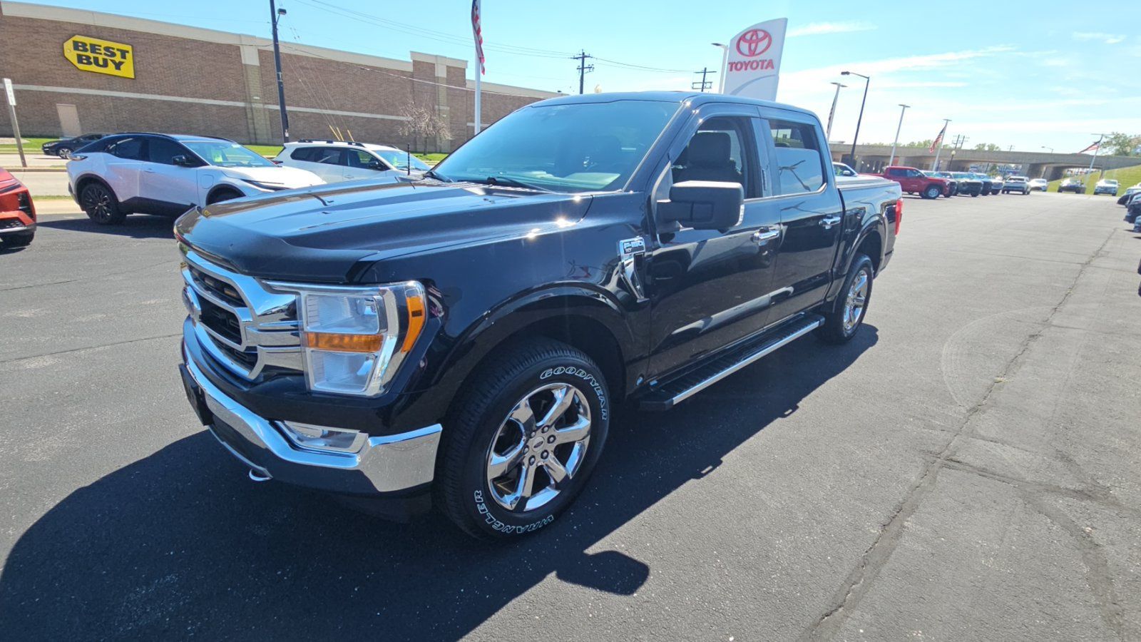 Used 2021 Ford F150 XLT w/ Equipment Group 301A Mid AWD/4WD image 7