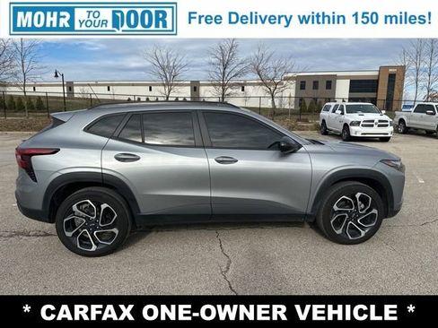 Used 2025 Chevrolet Trax RS w/ Sunroof Package image 4