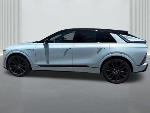 New 2026 Cadillac Lyriq V AWD/4WD image 8