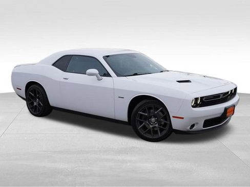 Certified 2016 Dodge Challenger R/T w/ Cold Weather Group image 2
