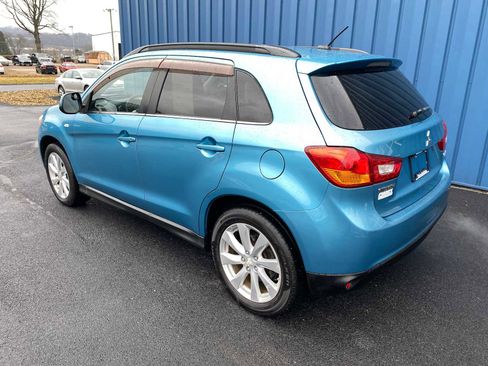 Used 2013 Mitsubishi Outlander Sport SE image 3