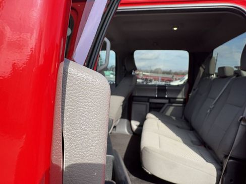 Used 2015 Ford F150 XLT image 14