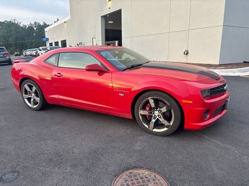 Used 2010 Chevrolet Camaro SS w/ RS Package RWD image 3