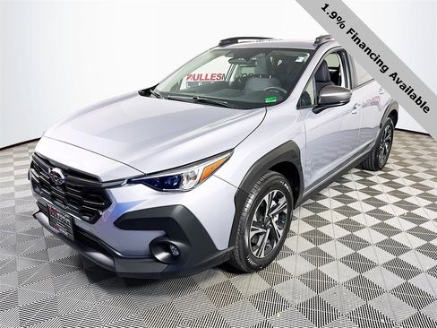 Used 2025 Subaru Crosstrek 2.0i Premium image 3