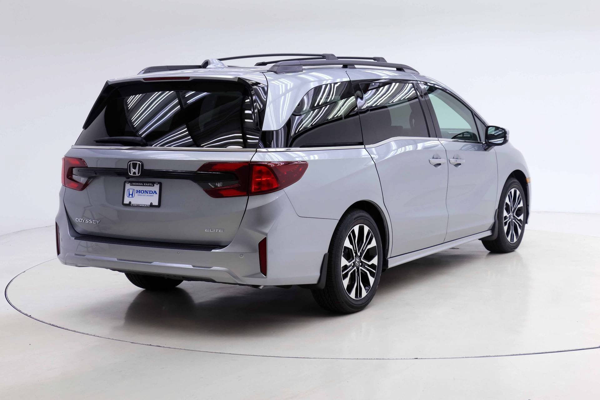 New 2027 Honda Odyssey Elite image 2