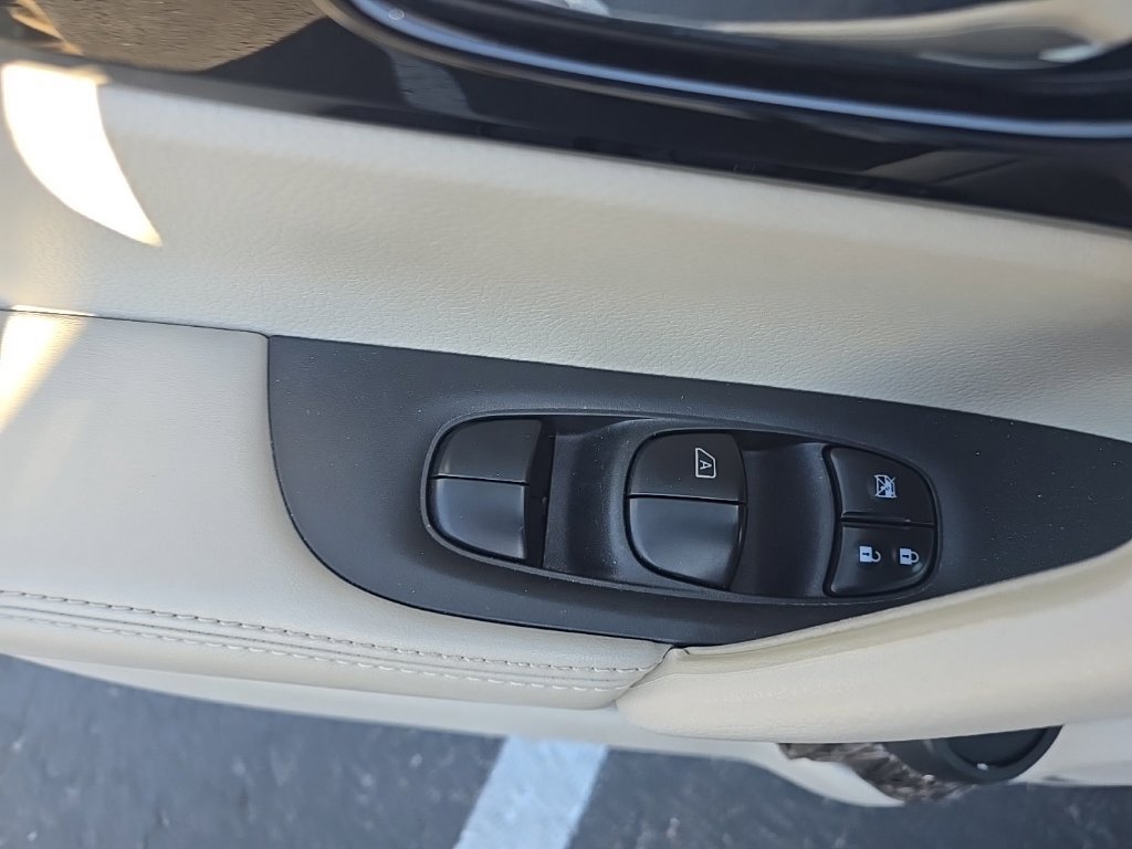 Used 2019 Nissan Rogue Sport SV FWD image 8