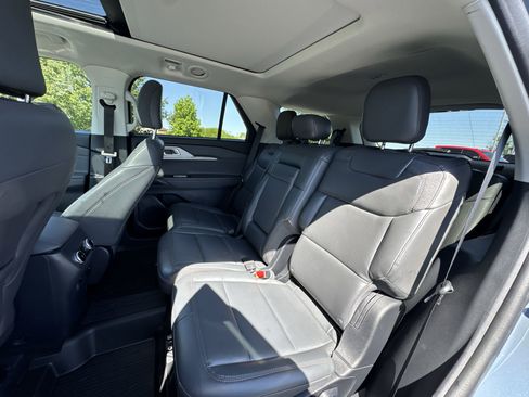 Used 2025 Ford Explorer Active w/ Active Comfort Package AWD/4WD image 23