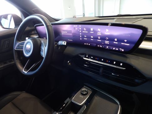 Used 2025 Buick Enclave Preferred image 27