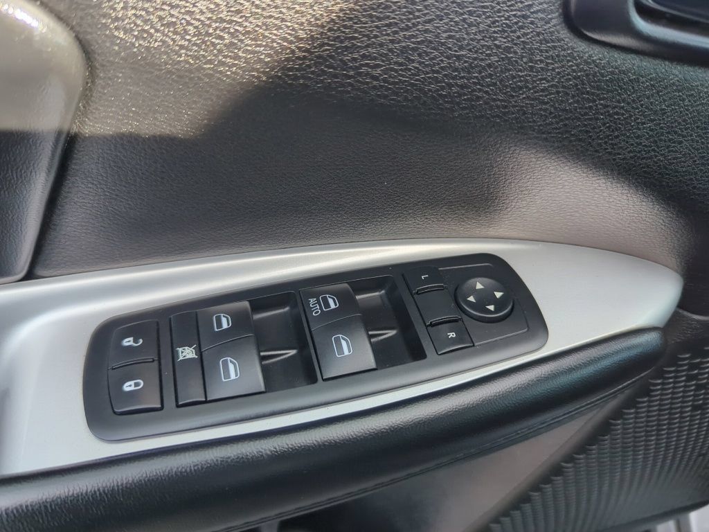 Used 2012 Dodge Journey SXT AWD/4WD image 25